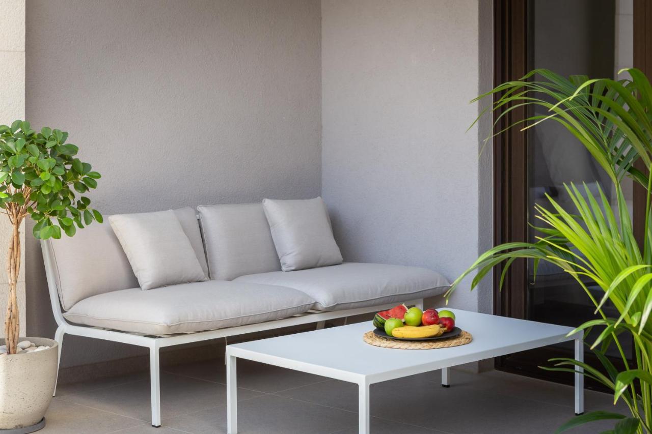 Residence The One - New Komiza Exterior photo